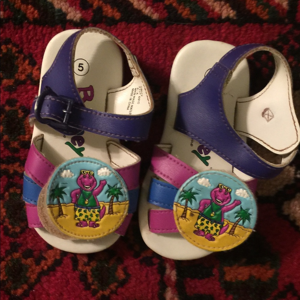 Original Vintage 90s Barney shoes - toddler 5